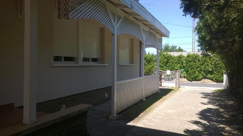 Eva Vendeghaz Villa Balatonlelle Exterior photo